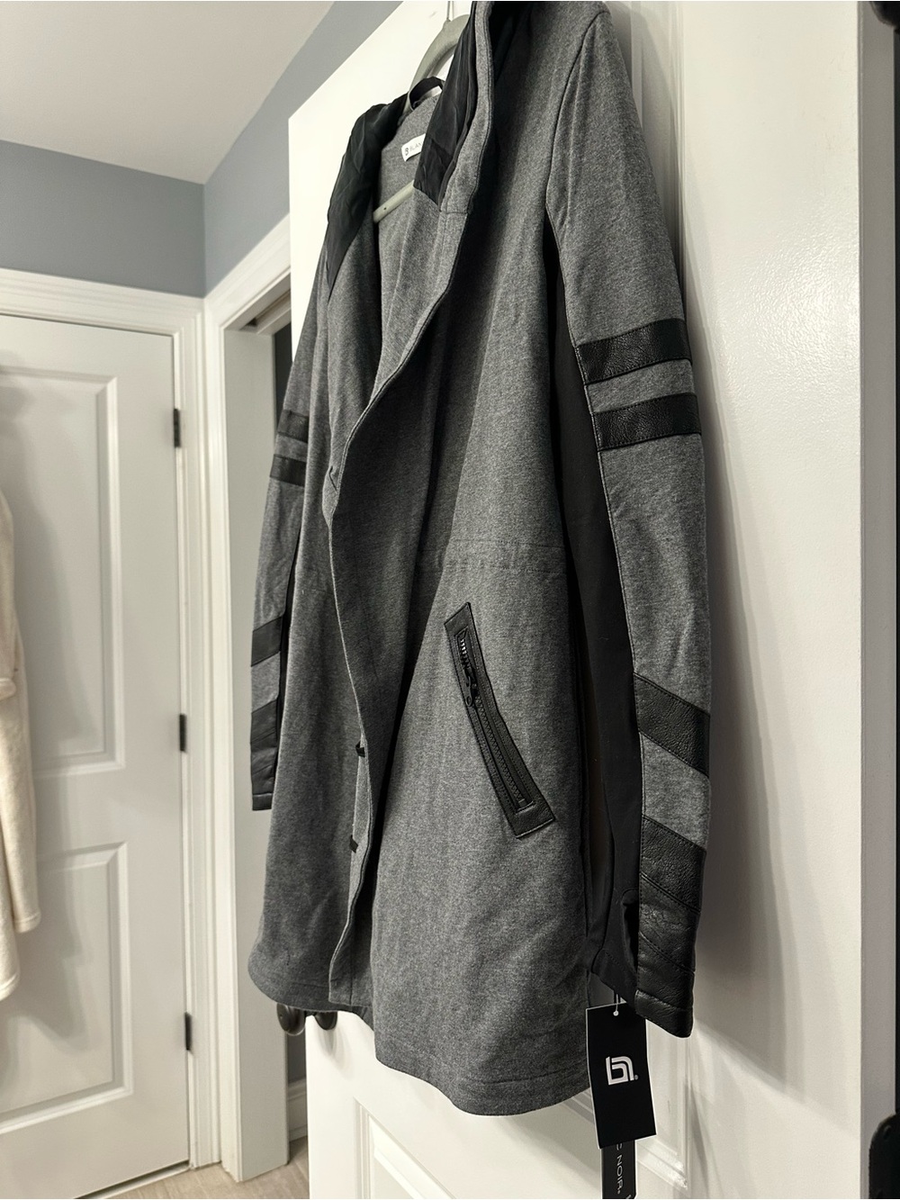 Blanc Noir Maitri Traveler Jacket - Picture 9 of 16